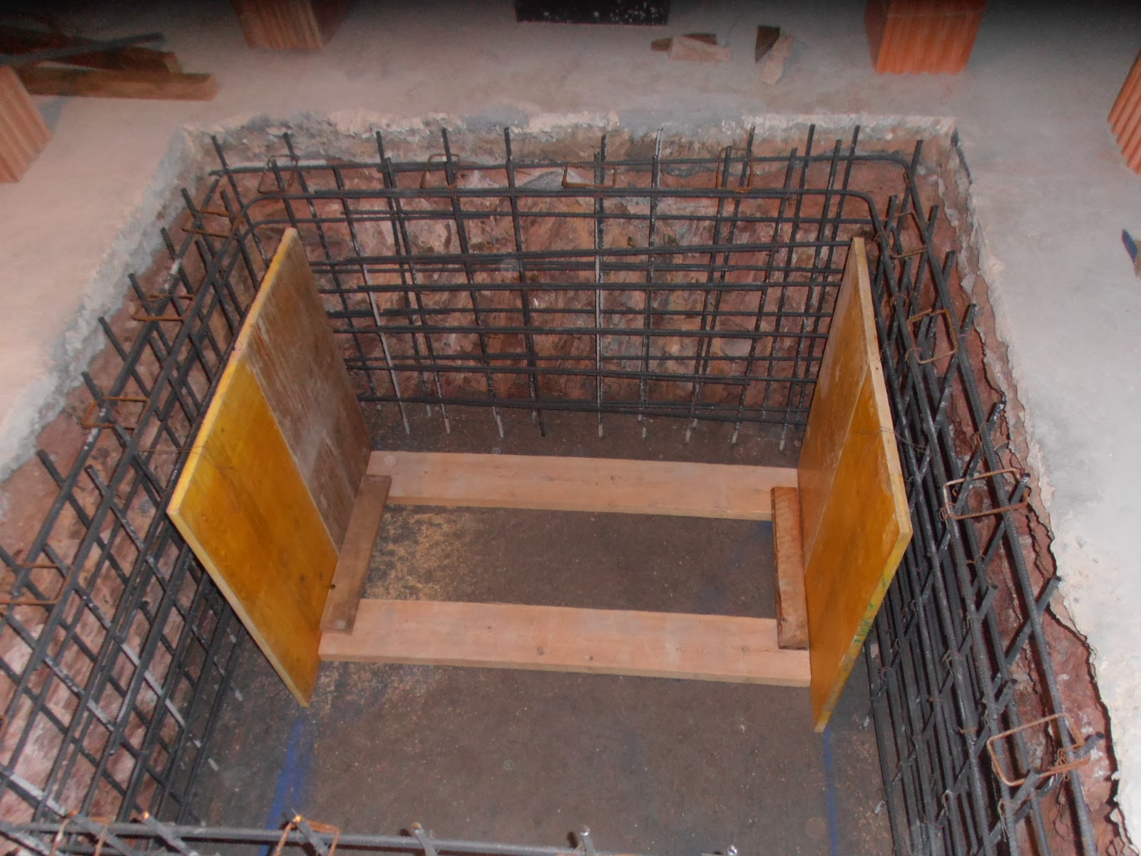 Imagen 4: Ejecución de foso de hormigón armado.