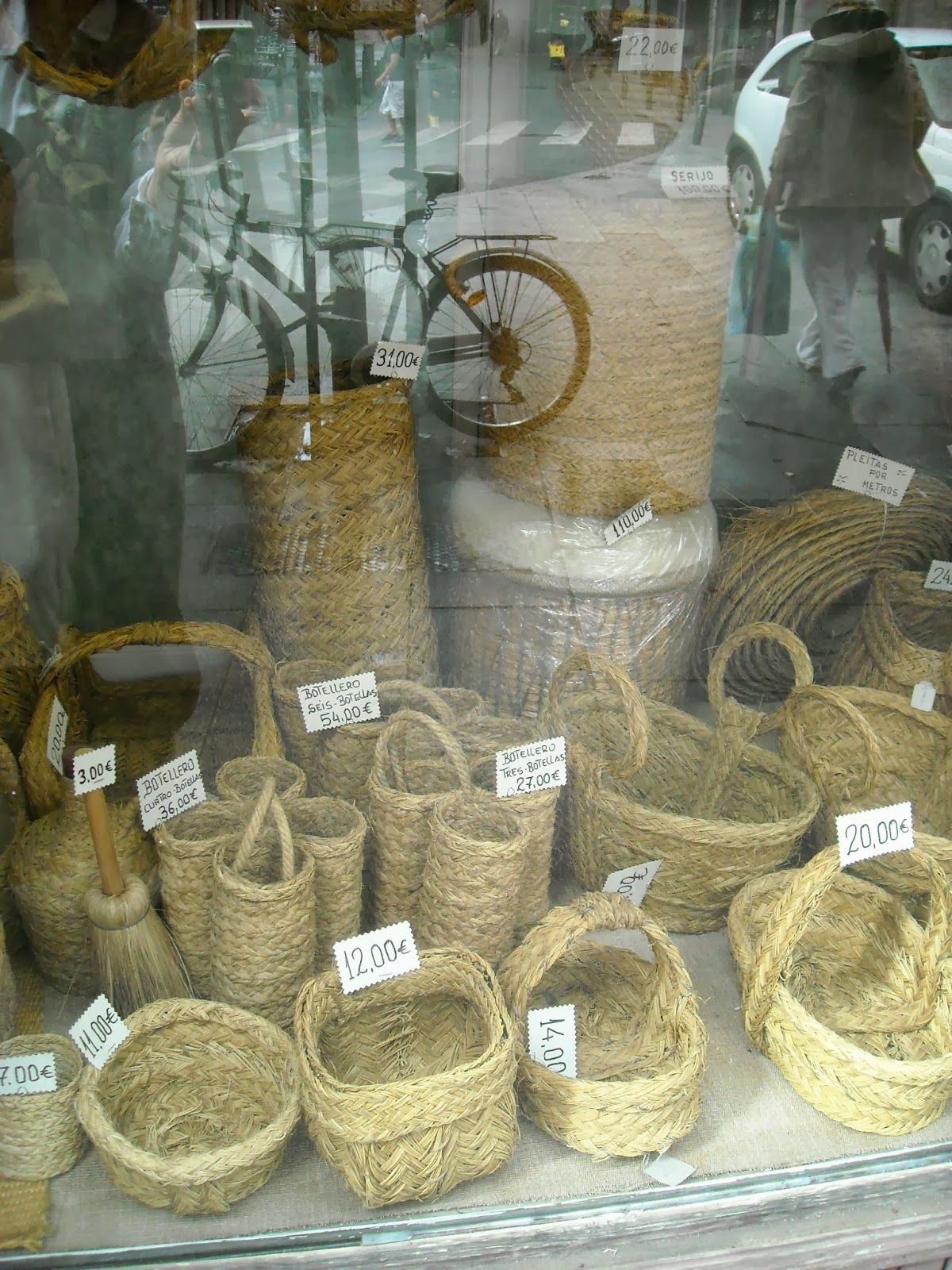 El Madrid de los Artesanos: CASA HERNANZ - ALPARGATERÃA - C/ TOLEDO 18 - 91 366 54 50