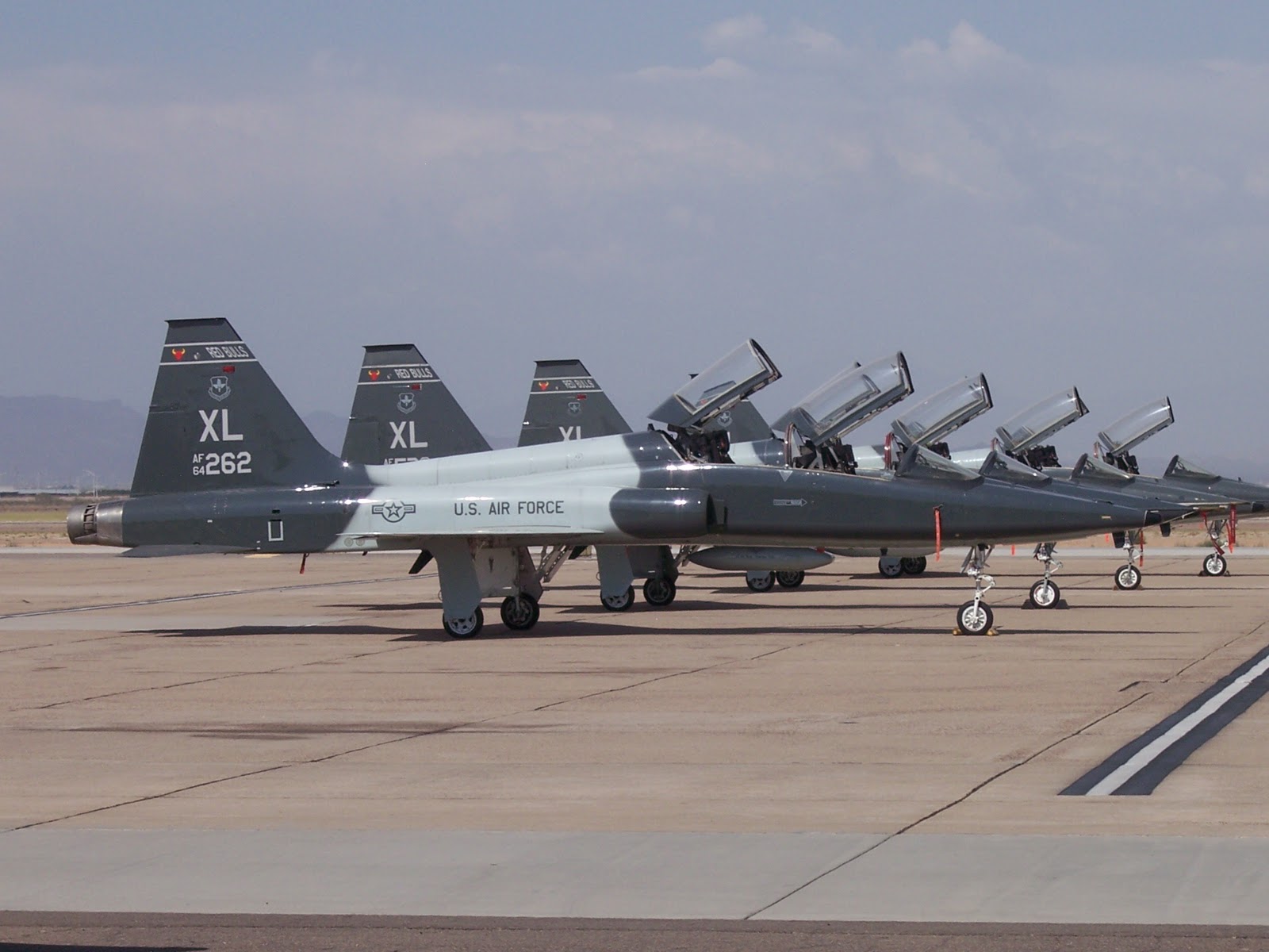 http://1.bp.blogspot.com/-jDkTkSsn6Z0/Tn35VX78BBI/AAAAAAAAACg/DBvgufLK9yE/s1600/Northrop+T-38C+Talon+64-13262.JPG