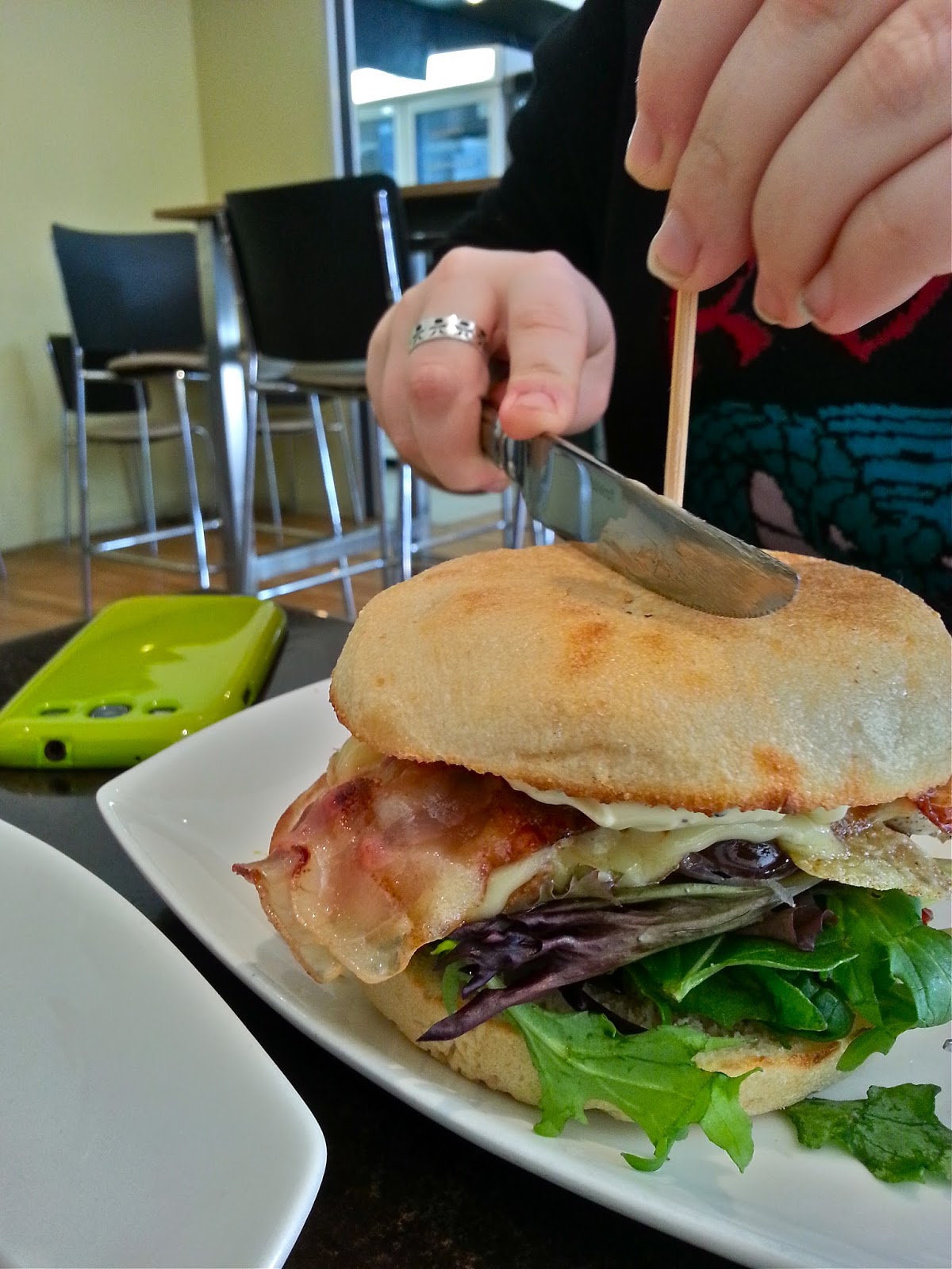. Food Review Burger Bistro/Java Juice (CBD) Perth