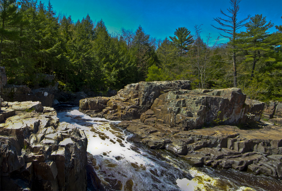 Wisconsin Explorer Hiking the Ice Age Trail Eau Claire Dells Segment