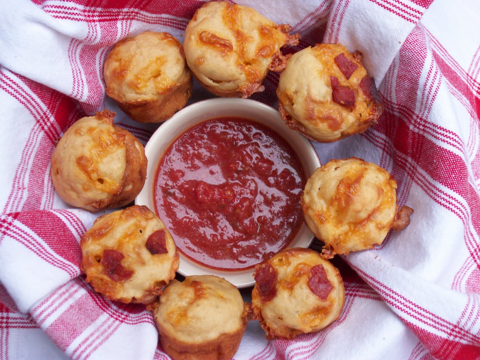 Easy Meals for Moms Mini Pizza Muffins