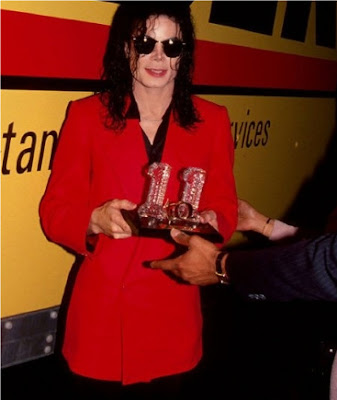 Michael Jackson é Homenageado Pela Organização Operation One to One em 1992 Operation+one+to+one+michael+jackson+%284%29
