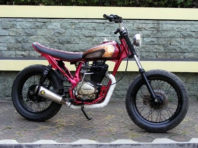 Honda cb 100 Motor klasik yang unik title=