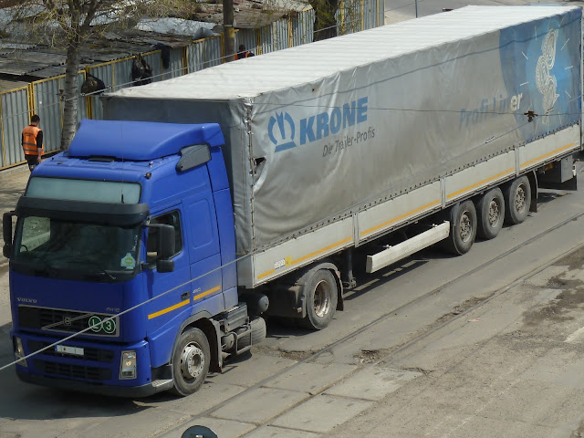 Volvo FH 12 420 4x2 Blue Truck + Krone Profi Liner Trailer