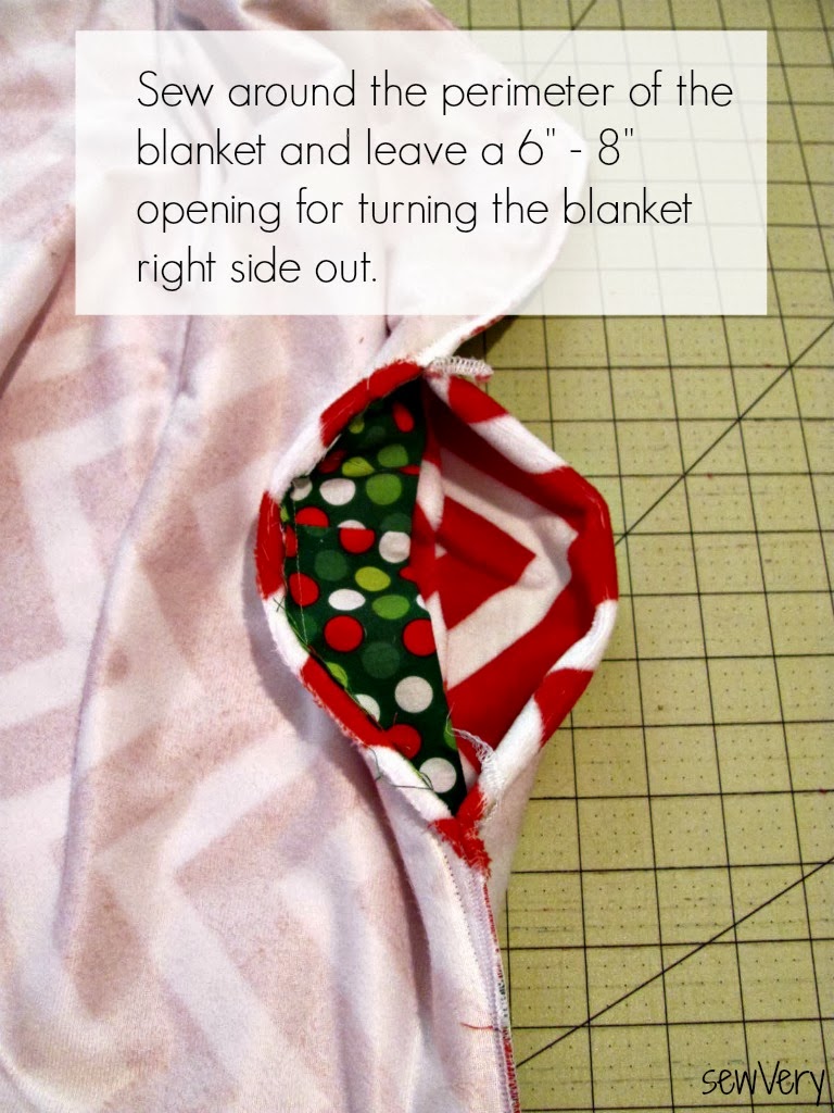 sewVery Cuddle Pocket Blanket Tutorial