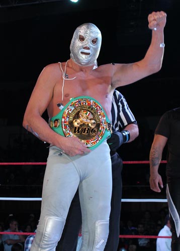 Lucha Libre Porra Fresa Retiene campeonato WBC el Hijo del Santo