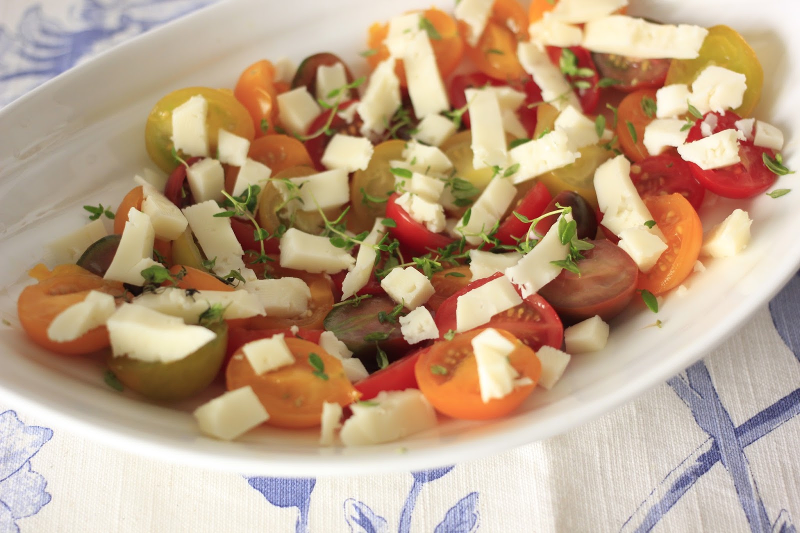 Ensalada de tomates con queso y orégano Healthy Food Chic and Cakes