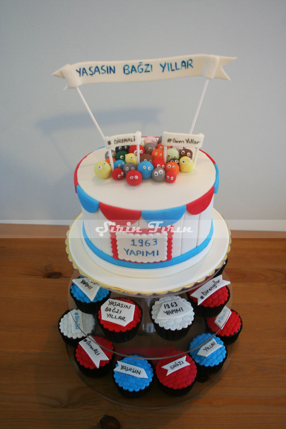 şirin fırın Yılların Direnişi Renkli 50 Yaş Pasta & Cupcake Kulesi