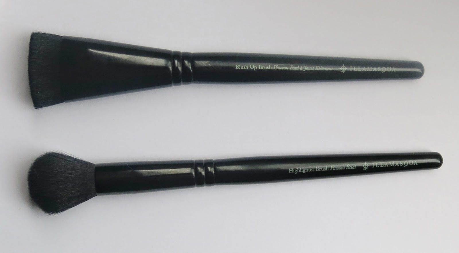 Lipstick in the attic Illamasqua blush up brush and highlighter brush