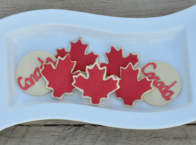 Canada+day+beaver+cupcakes