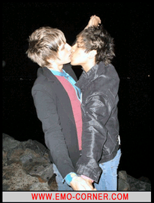 Emo Hair | Emo Hairstyles | Emo Haircuts: emo people kissing