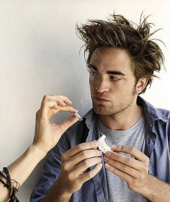 Robert Pattinson on List Who Is Robert Pattinson Life  Pattison S Age Robert Pattinson