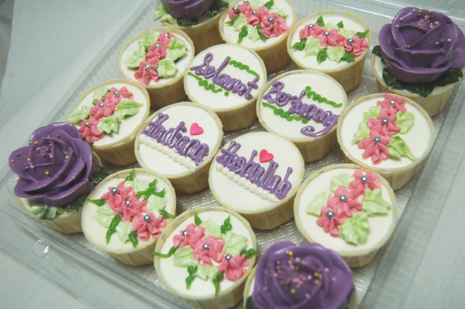 Cantik Cupcake HANTARAN BUTTERCREAM CUPCAKE