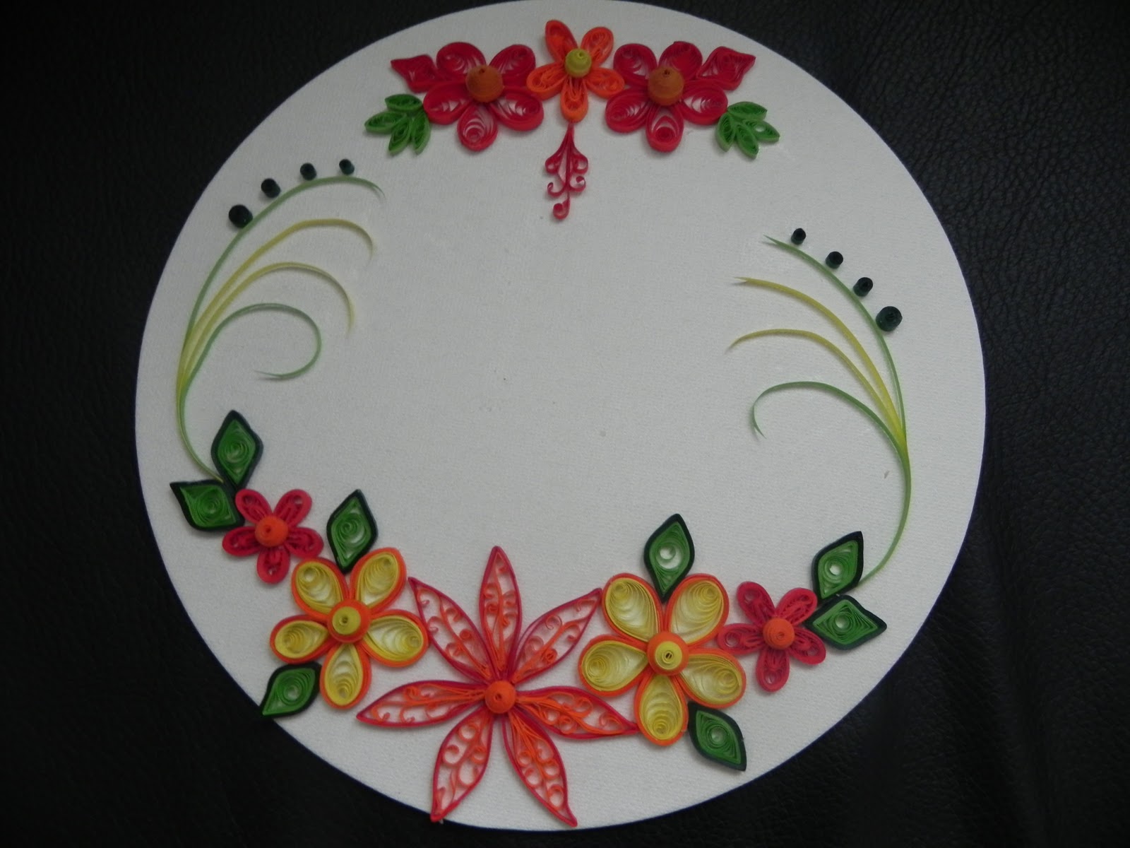 Smilingarts Canvas with quilled design