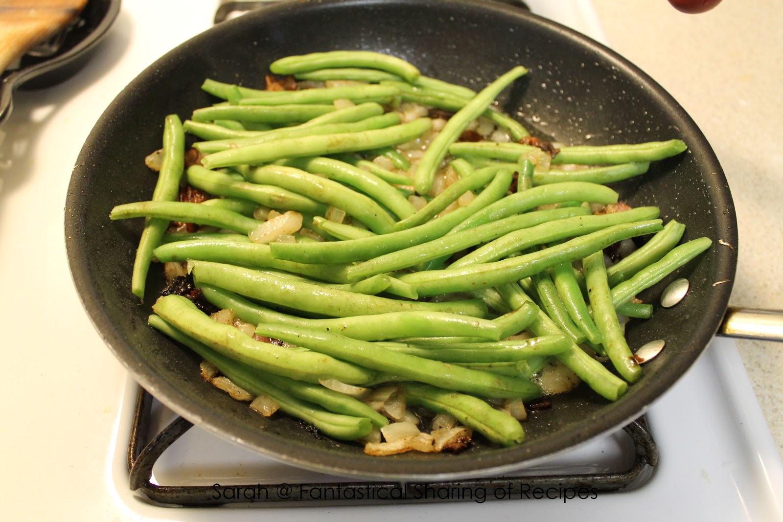 Fantastical Sharing of Recipes Mom's Famous Green Beans