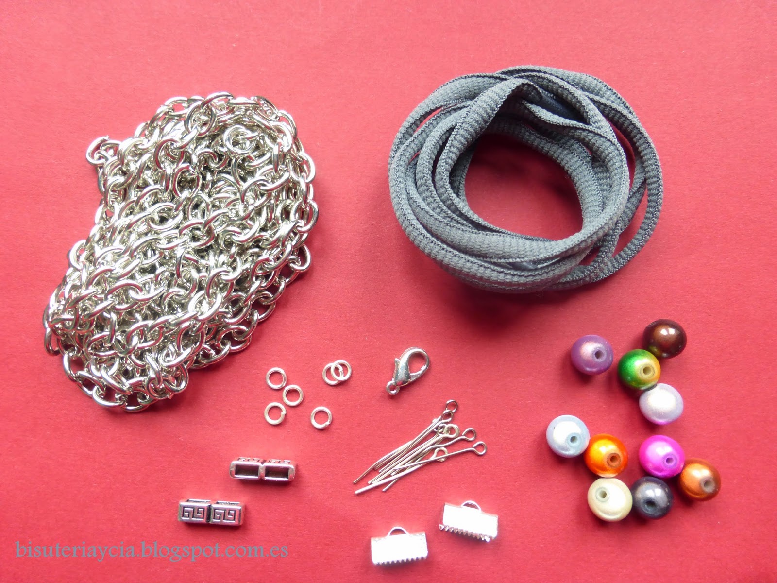 Bisuteriaycia Un collar con notas de color