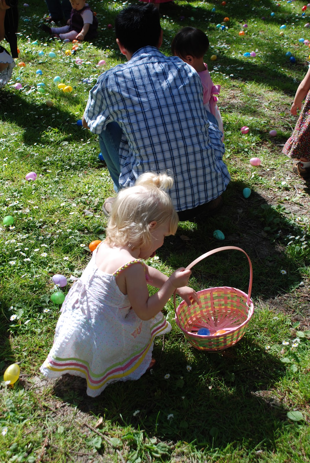 All Things Elise & Alina Easter Egg Hunt 2011 William Land Park