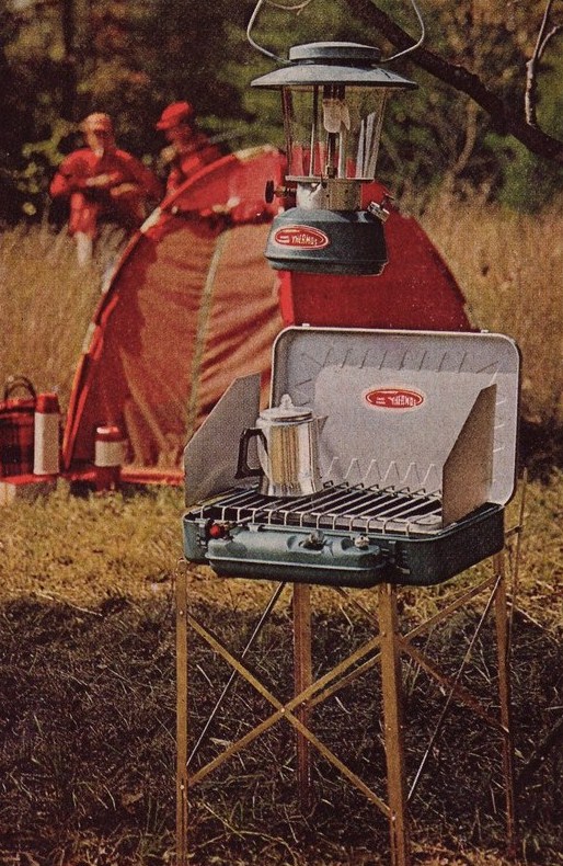 Everyday Dutch Oven Caramelized Onion Sweet Apple Pizza