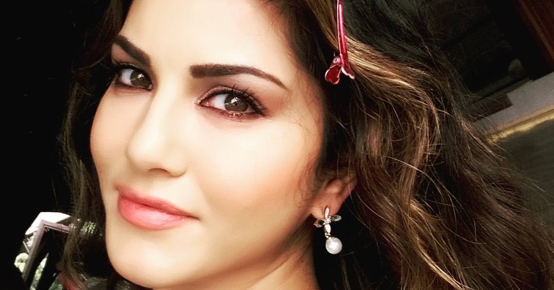 Indian Celebrities On Facebook Instagram Twitter : Sunny Leone | Karen