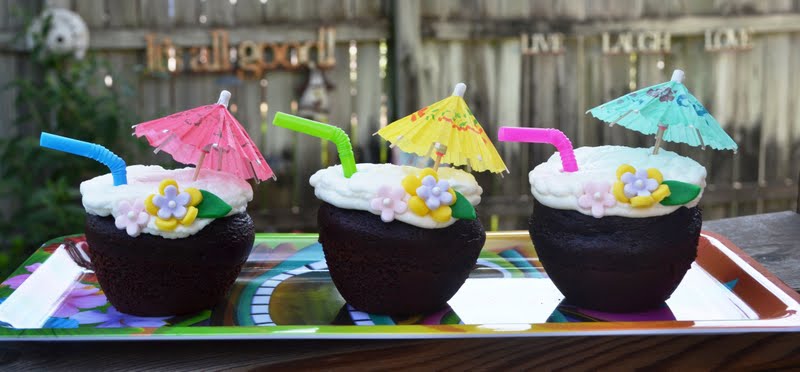 Sweetology: Luau Cupcakes