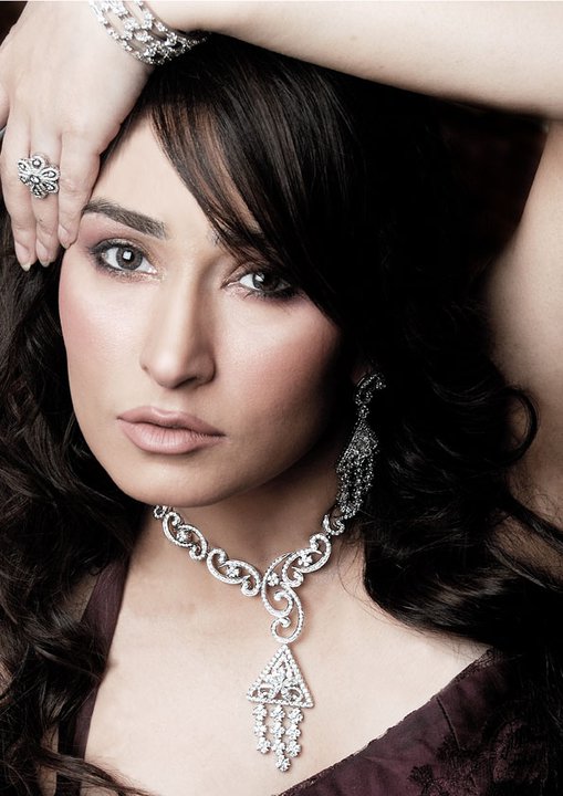 Reema Khan Hot Jewelery Photo Shoot 2011