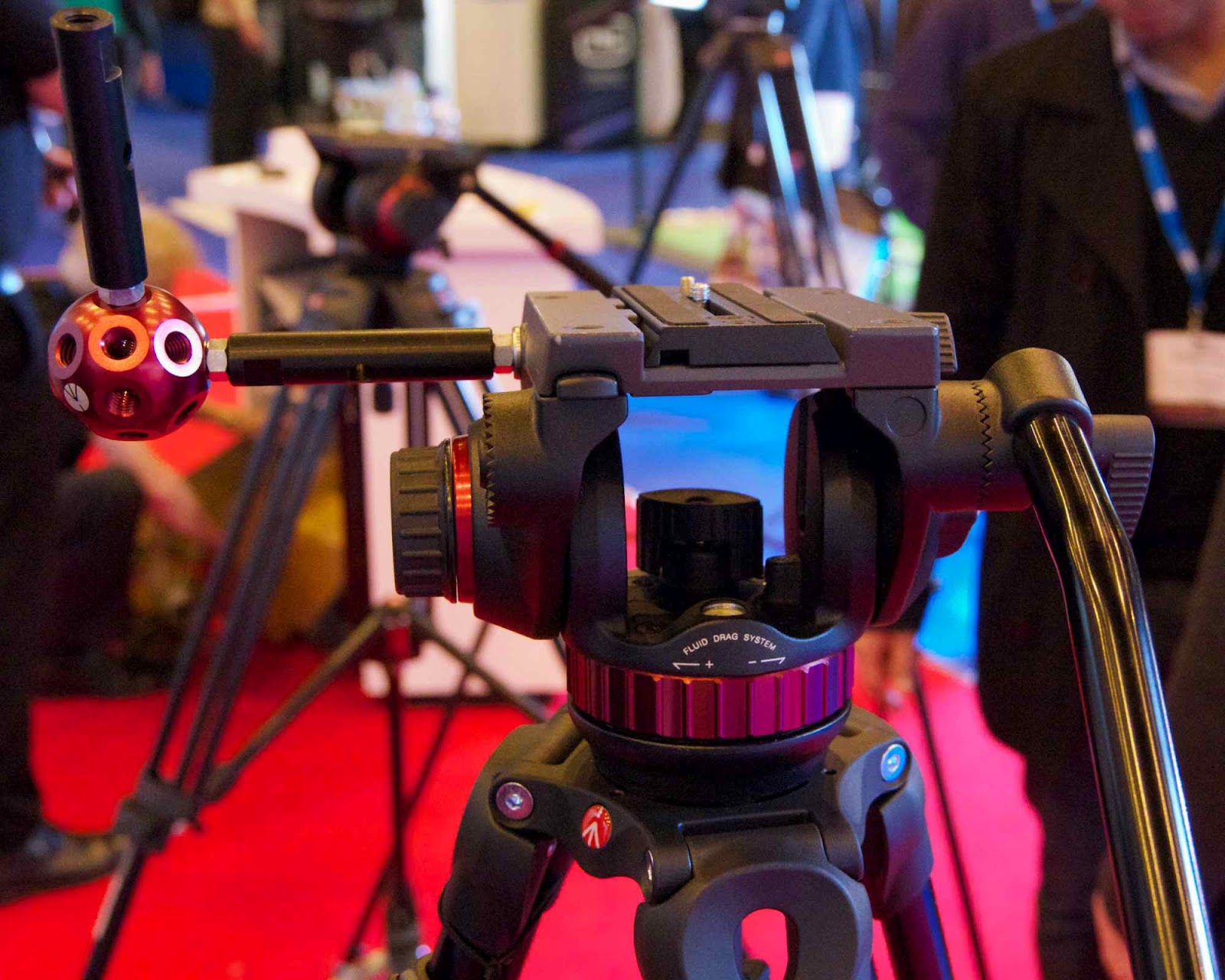 UrbanFox.TV Blog Manfrotto MVH502 fluid head