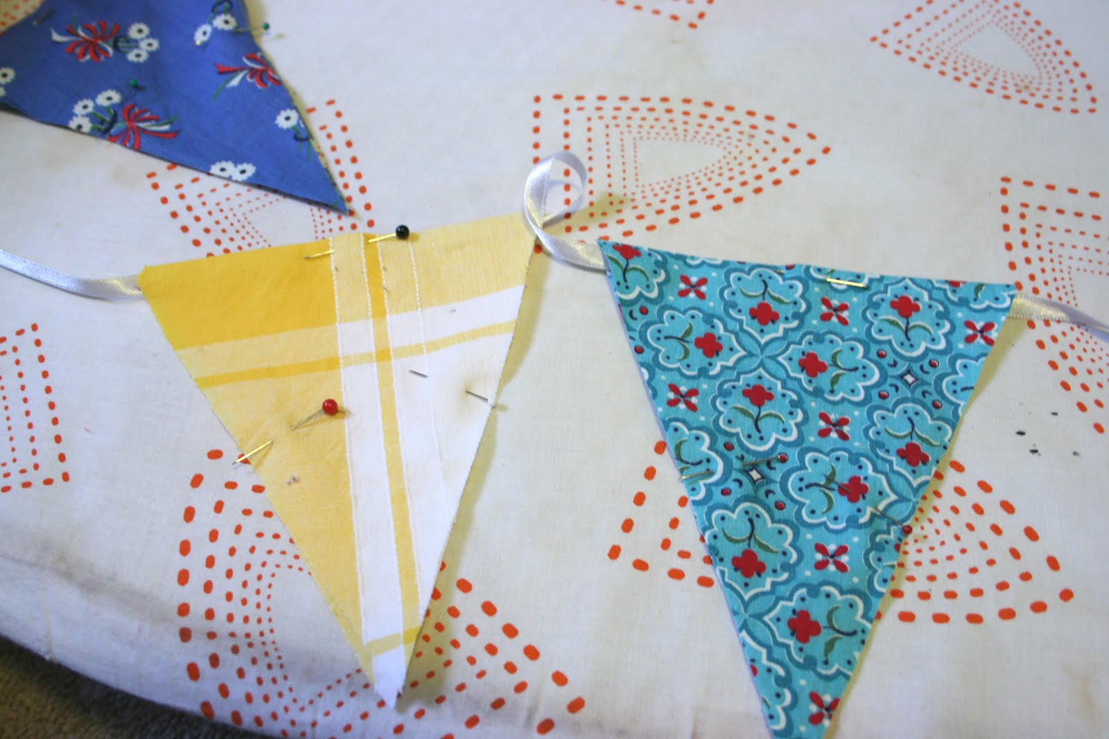 Triangle bunting garland tutorial / Create / Enjoy