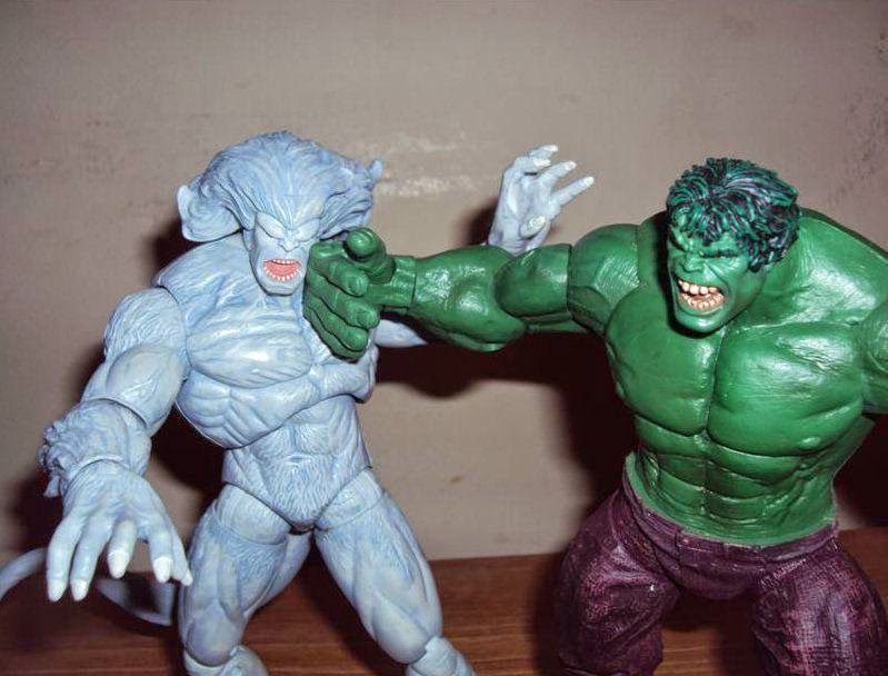 Action Figure Imagery Toy Reviews ACTION FIGURE FIGHTS The Incredible Hulk .VS . Wendigo