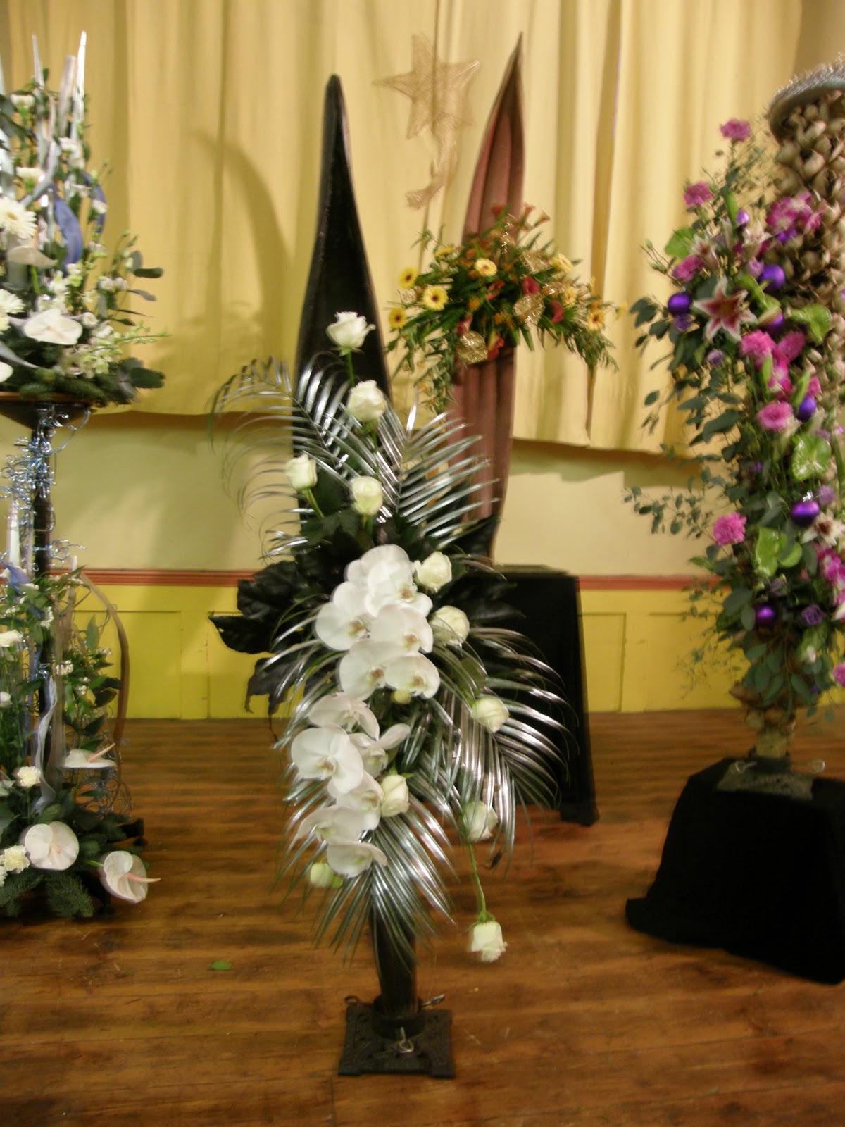 Sue's Family, Flowers and Fun Stuff Christmas Flower Arranging