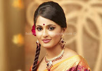 Anushka beautifull pictures in saree