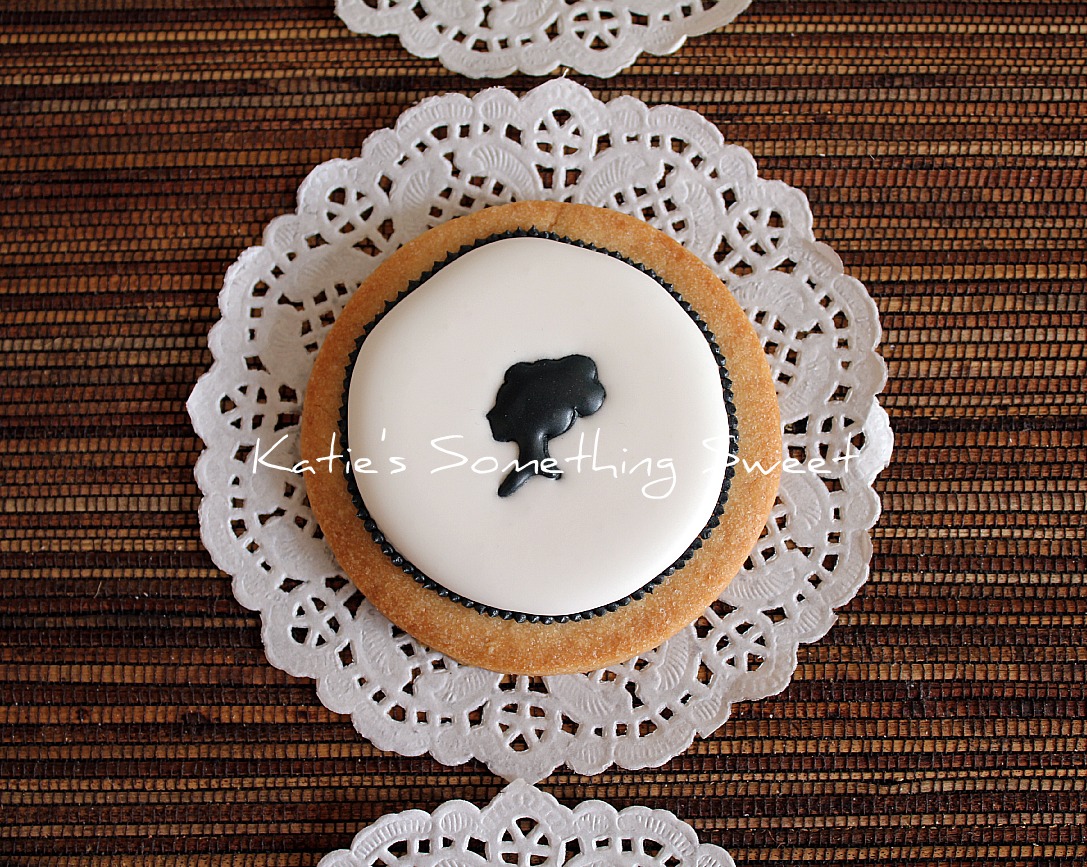 {Katie's Something Sweet} Cameo Cookies