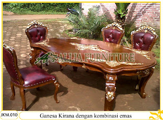 Kursi dan Meja Makan Kayu Jati dengan kombinasi emas Ukiran Ganesa Kirana Kursi dan Meja Makan Kayu Jati dengan kombinasi emas Ukiran Ganesa Kirana