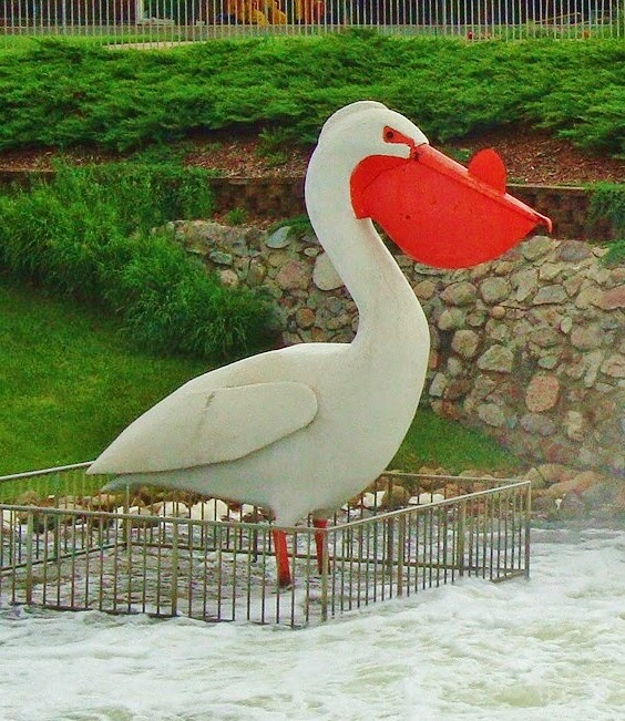 pelican sculpture in Pelican Rapids Minnesota
