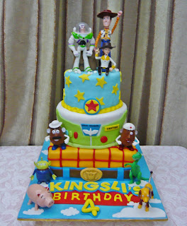 cake toy story tier themed cupcakes muffins jenn