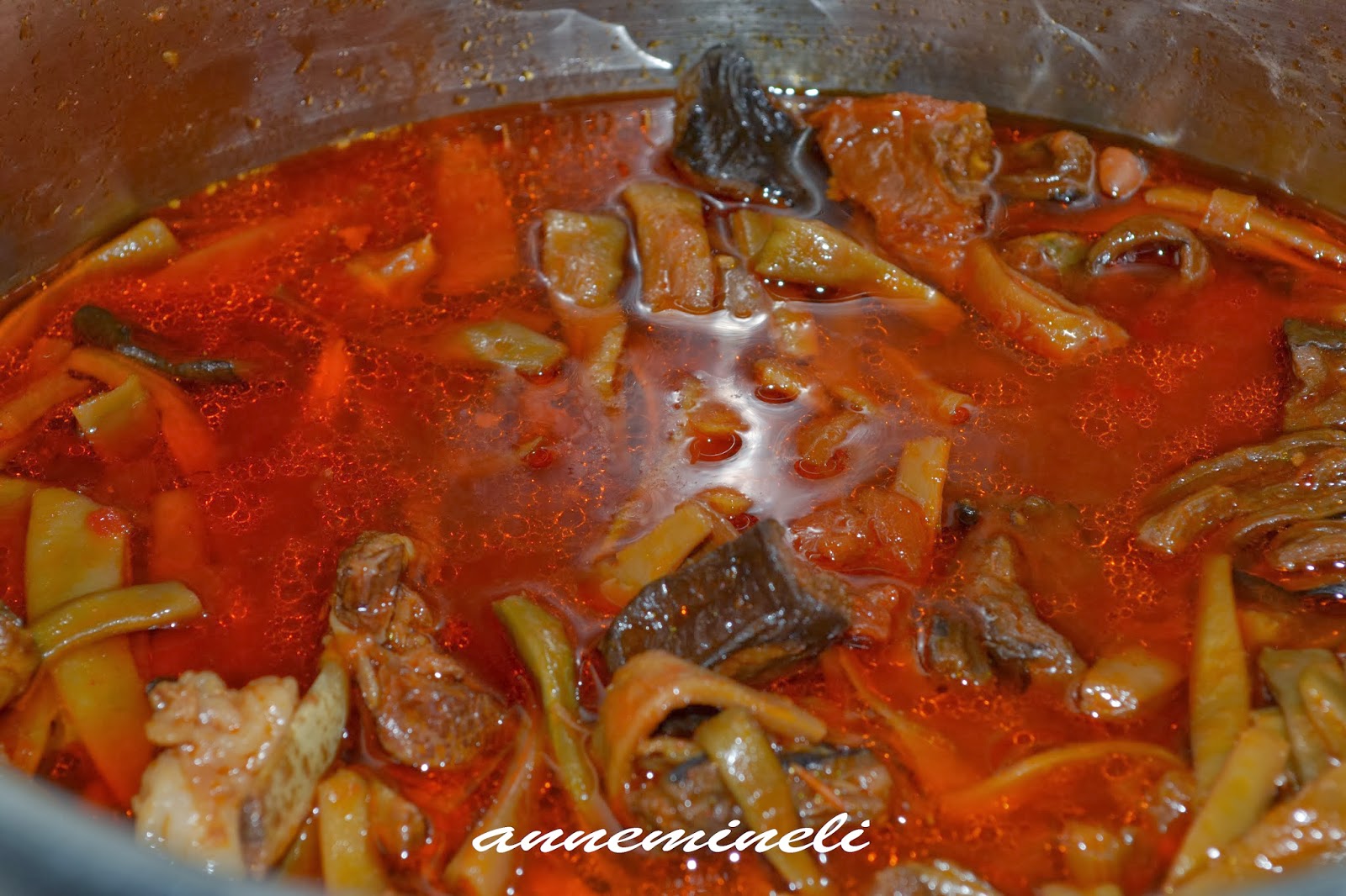 ANNEMİNELİ ETLİ KURU SEBZE YEMEĞİ (ANADOLU YÖRESİ)