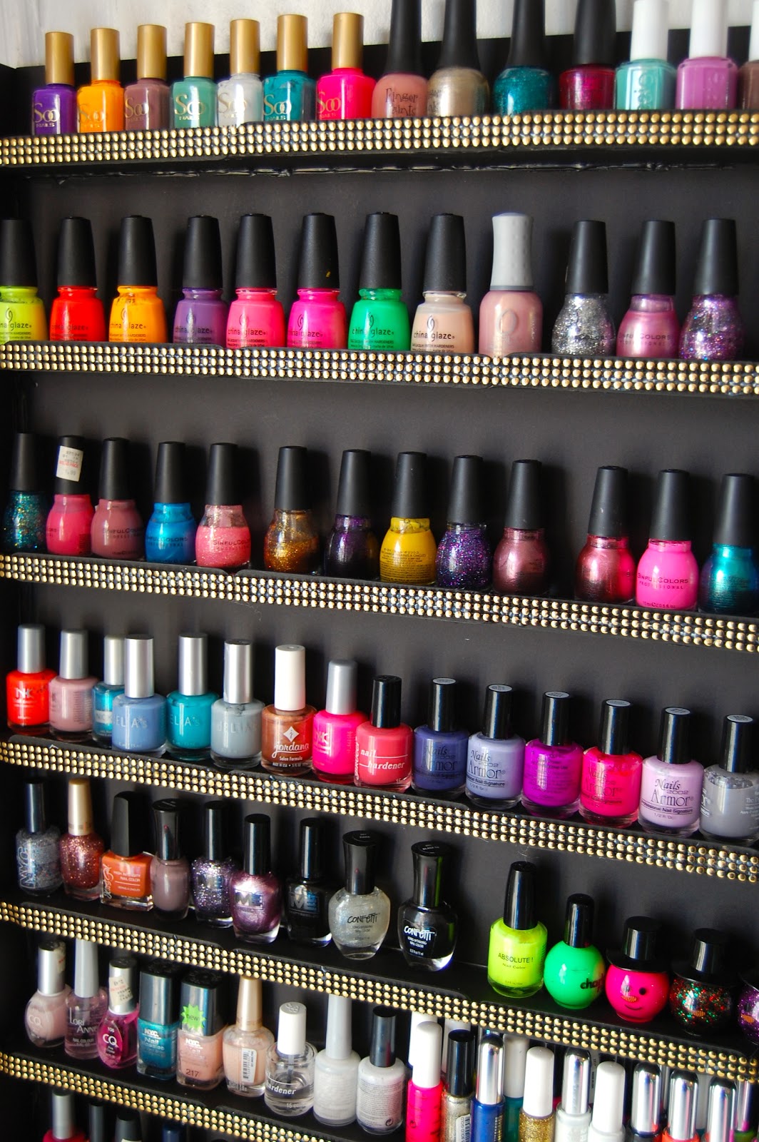 This is my Nail Polish Rack. I did it myself with 3 Black Foam Boards,