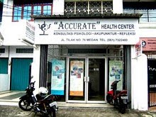 TAMPAK DEPAN "ACCURATE" HEALTH CENTER