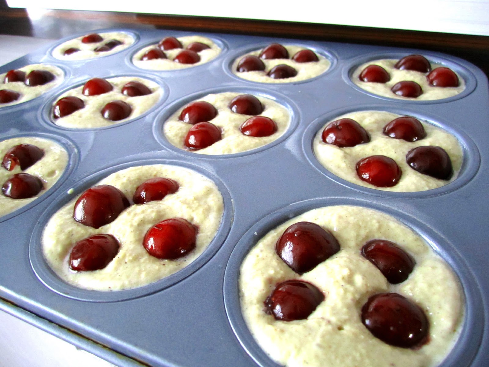 Haferflocken Joghurt Muffins mit Kirschen