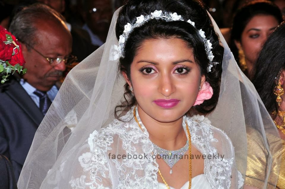 South Indian Actress Meera Jasmine Wedding Photos MERE PIX