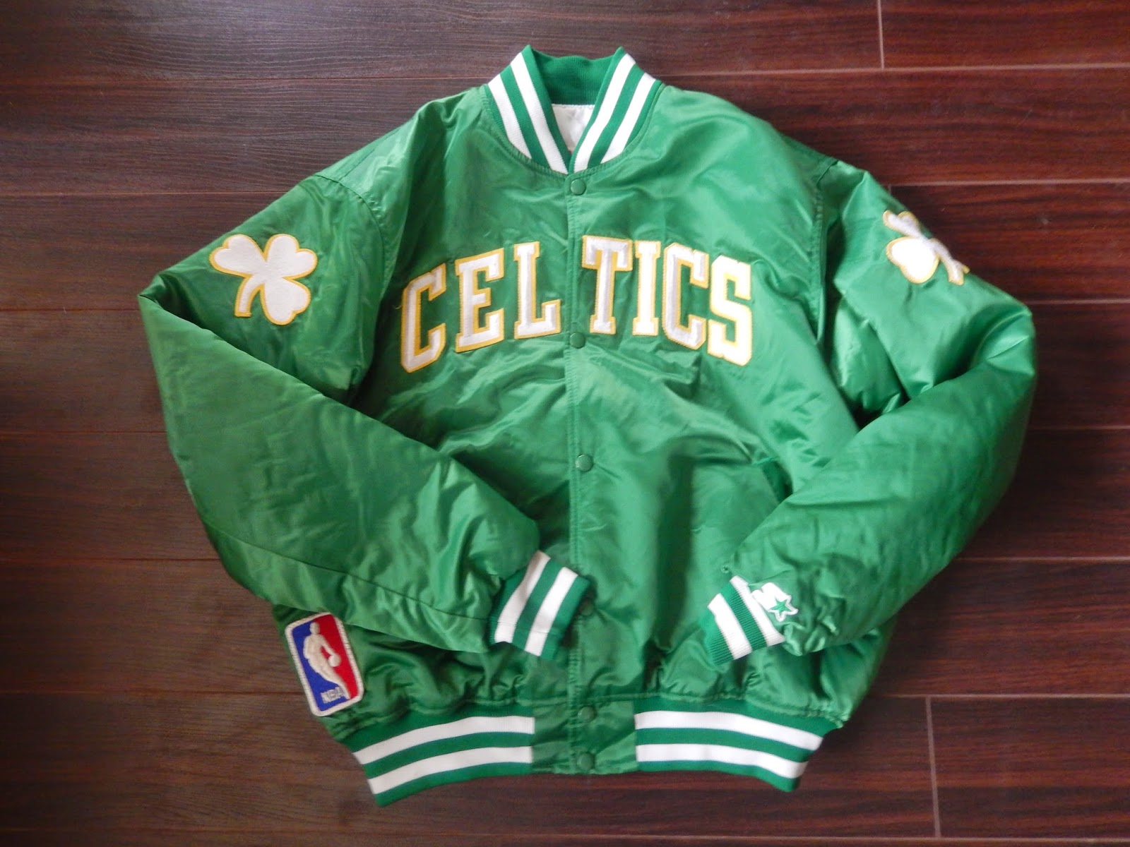 Vintage Sports Apparel Vintage Boston Celtics Starter Jacket Mens XL