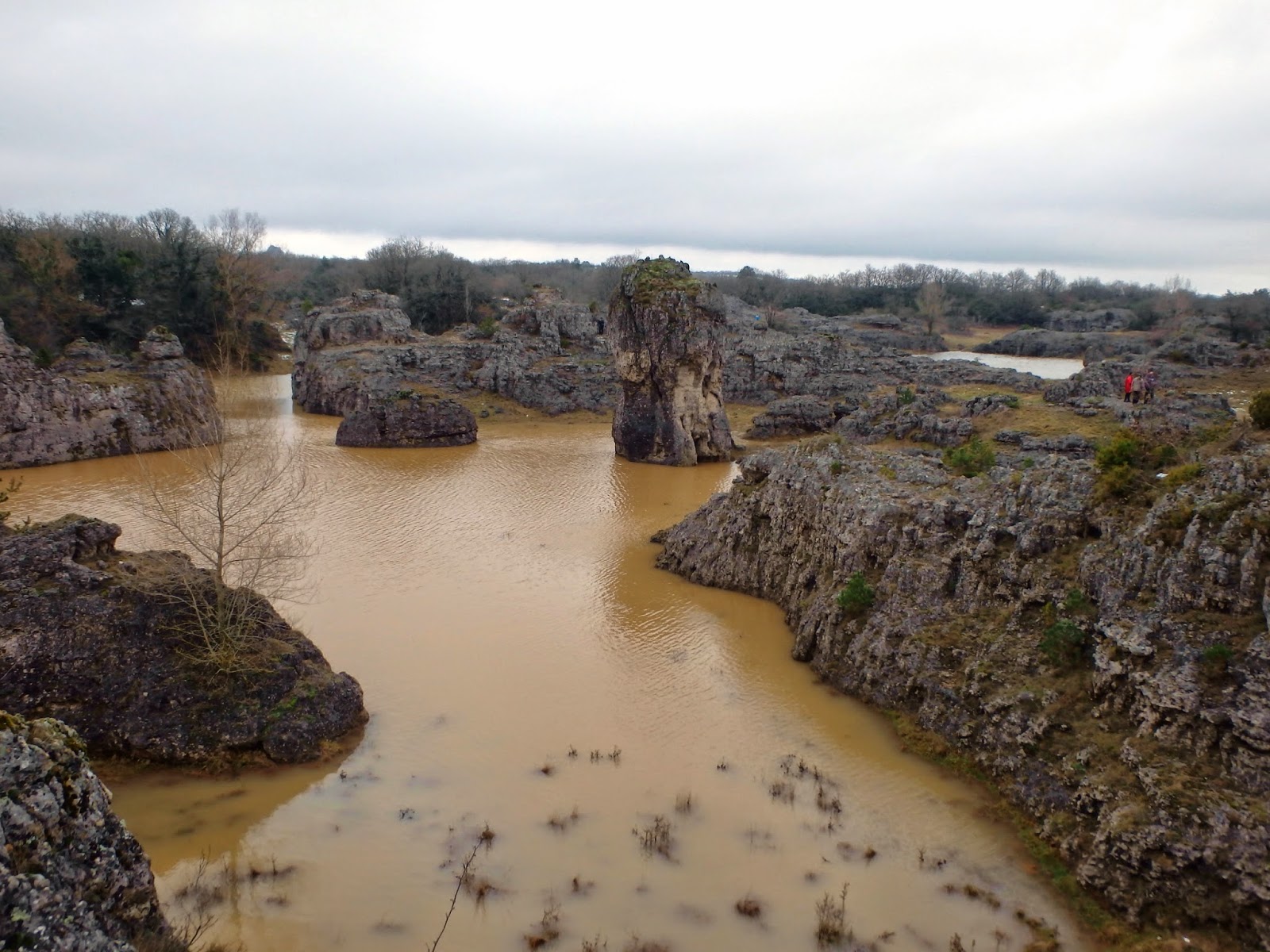 hérault insolite Le lac des Rives