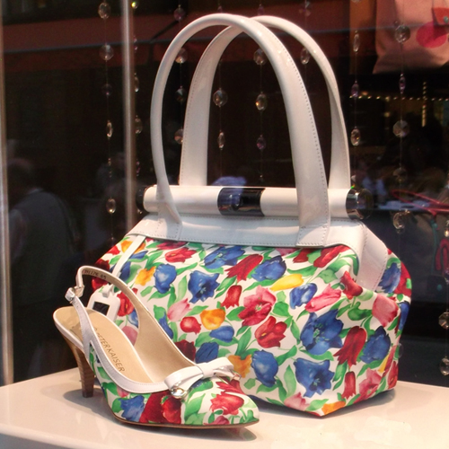 Salamander - Peter Kaiser - elegáns és színes virág mintás női cipő és táska Salamander - Peter Kaiser - elegáns és színes virág mintás női cipő és táska