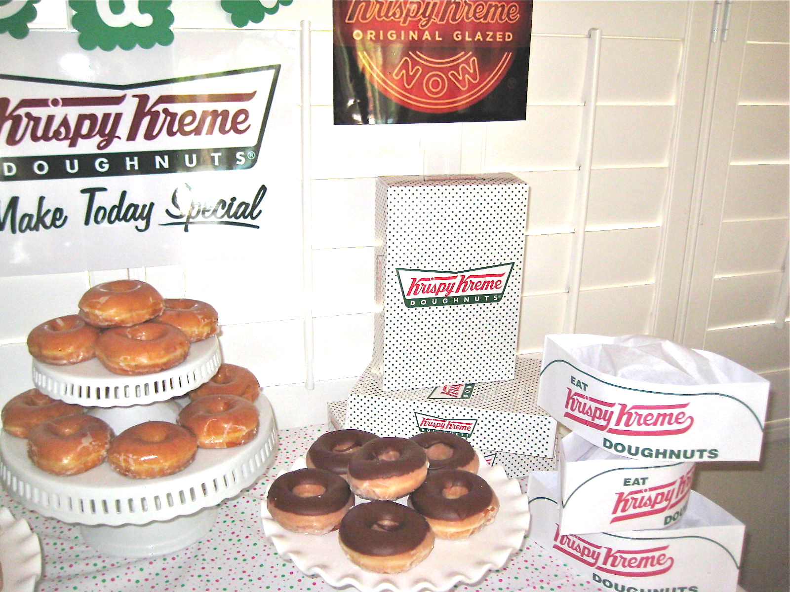 Creative Party Ideas by Cheryl Mother's Day Krispy Kreme Donut Party