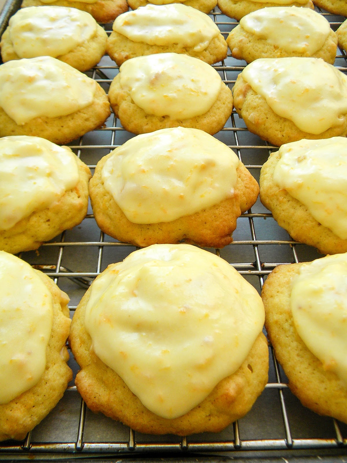 a lovin' forkful: Orange-Almond Drop Cookies with Orange Icing
