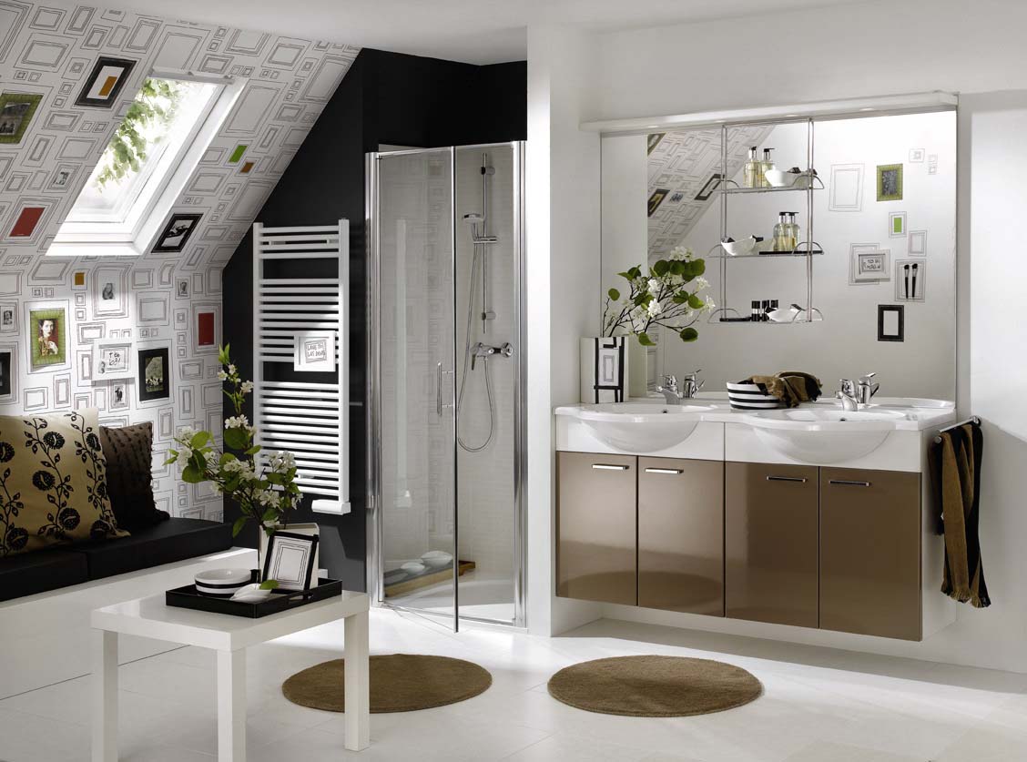 Vonia, tualetas Wallpaper+Bathroom1