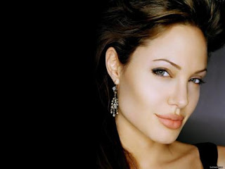 Biodata Angelina Jolie