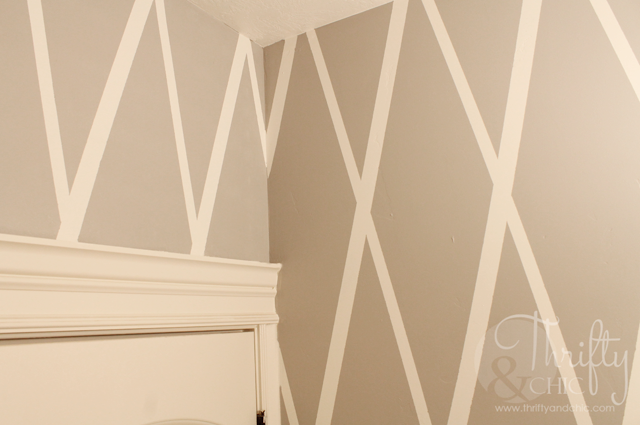 How to Paint a Diamond Accent Wall using ScotchBlue™ Painter's Tape