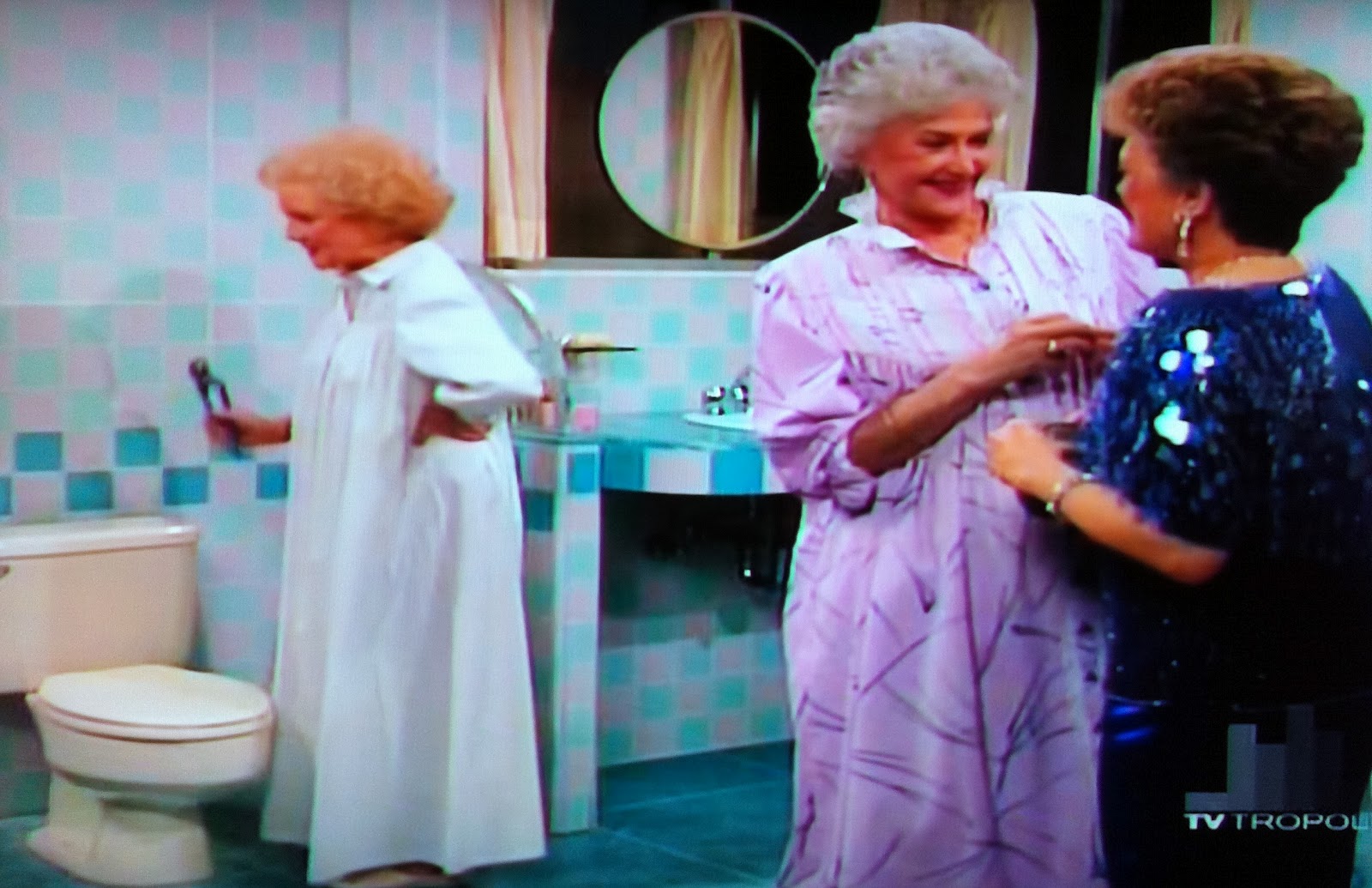 To da loos The Golden Girls bathroom