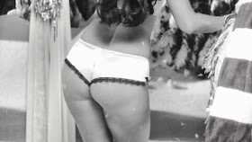 Kelly Brook Strip and Flashing Pose LOVE Magazine Kelly Brook Strip and Flashing Pose LOVE Magazine